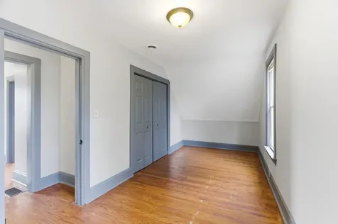 902 Dodd Road West Saint Paul MN 55118