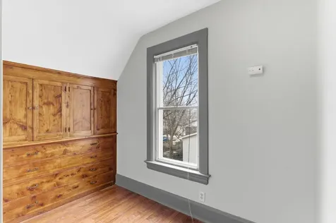 902 Dodd Road West Saint Paul MN 55118