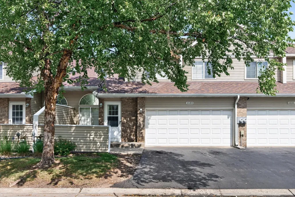 1133 Pecks Woods Drive New Brighton MN 55112