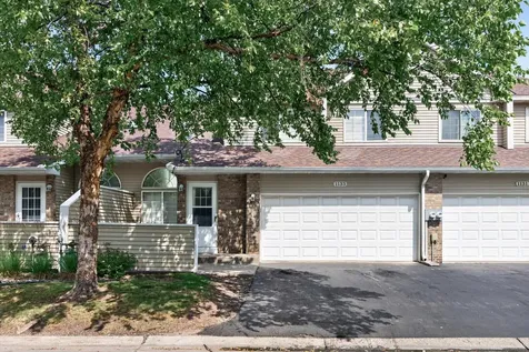 1133 Pecks Woods Drive New Brighton MN 55112