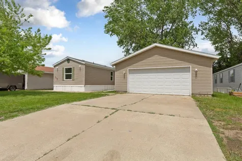 718 Rose Drive Faribault MN 55021