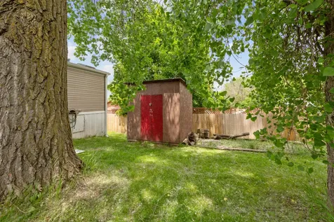 718 Rose Drive Faribault MN 55021