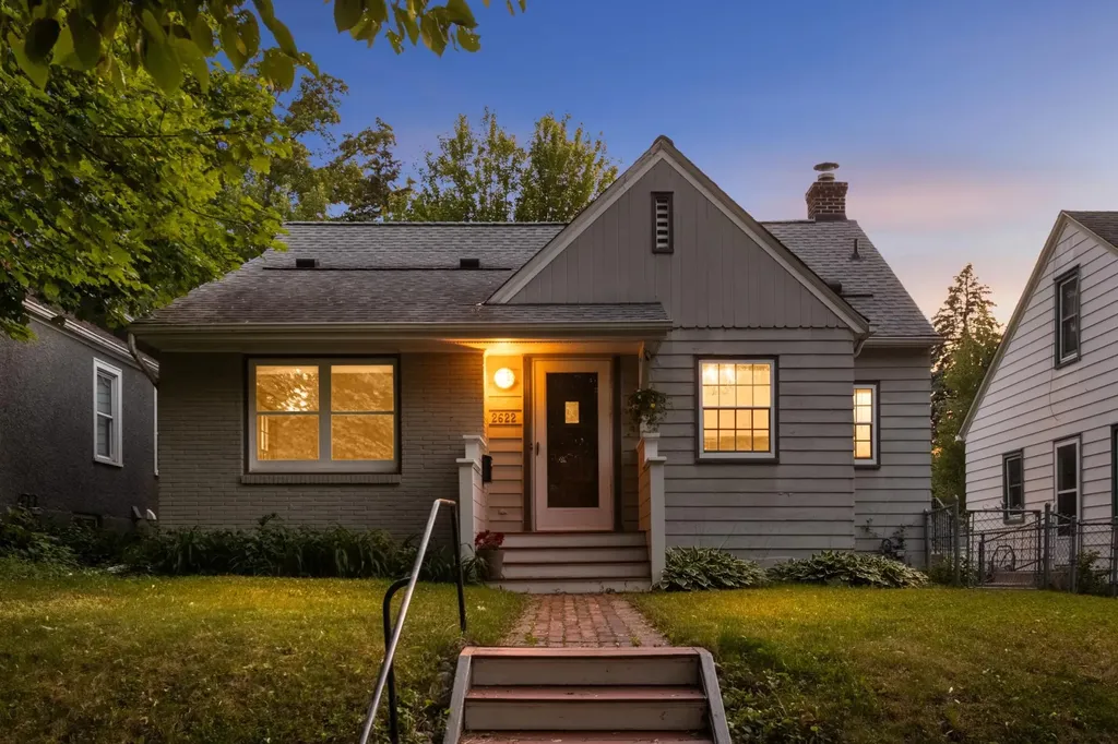 2622 Mckinley Street NE Minneapolis MN 55418