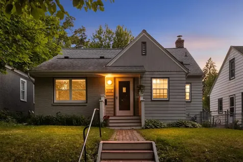 2622 Mckinley Street NE Minneapolis MN 55418