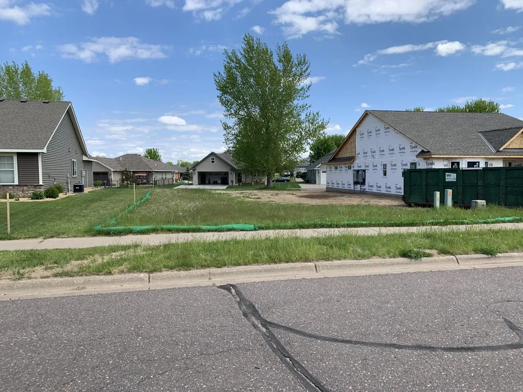 2242 8th Lane SE Cambridge MN 55008