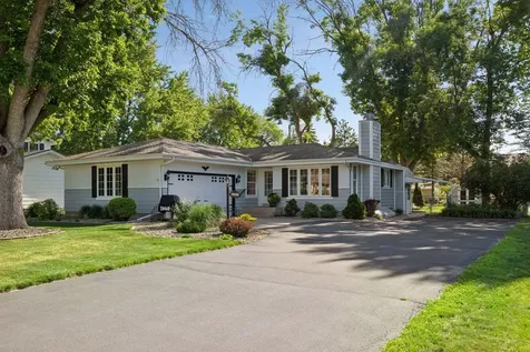 20460 Idalia Avenue Lakeville MN 55044