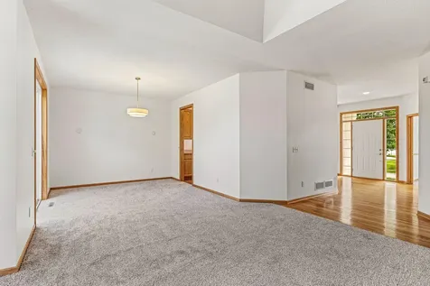 16568 Irwindale Way Lakeville MN 55044