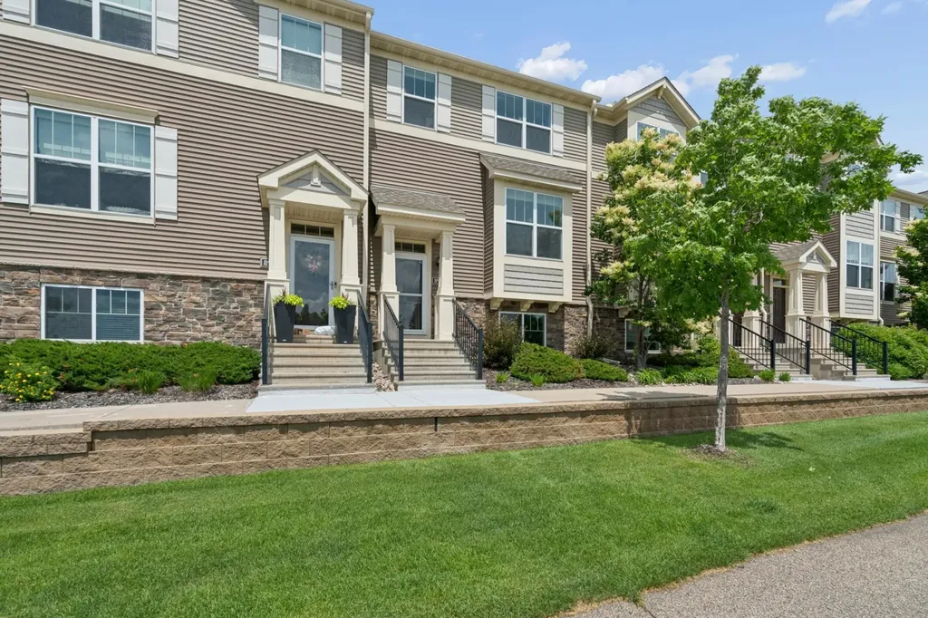 8967 SW Village Loop Chanhassen MN 55317