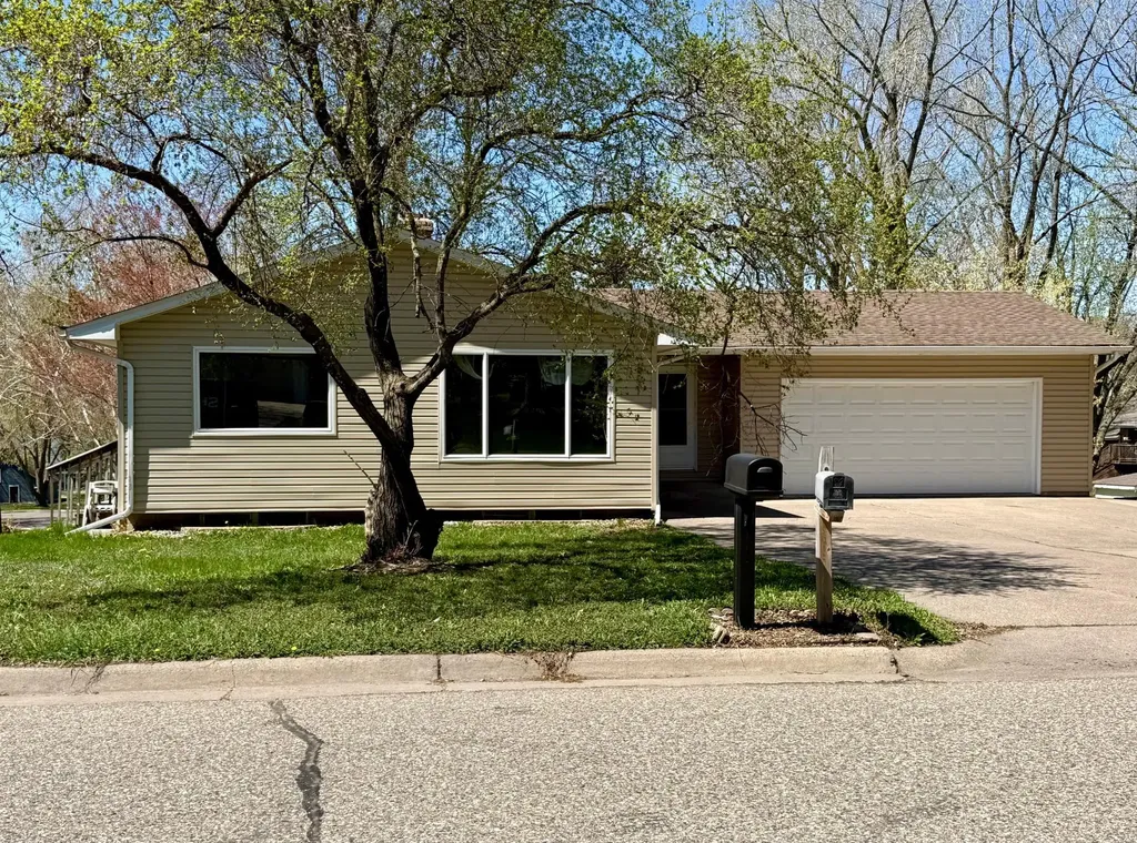 911 2nd Avenue S Buffalo MN 55313