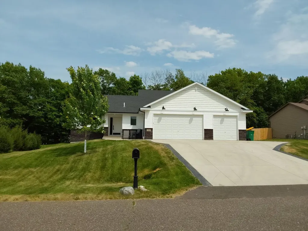 604 Nelson Lane Center City MN 55012