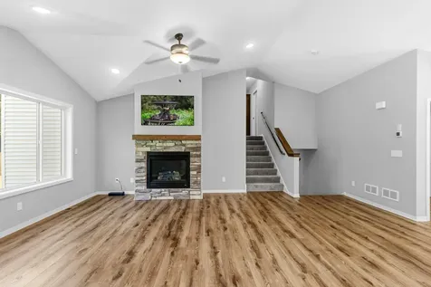 604 Nelson Lane Center City MN 55012