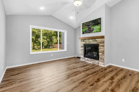 604 Nelson Lane Center City MN 55012