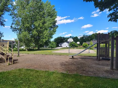 604 Nelson Lane Center City MN 55012