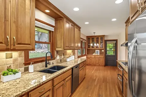 2918 Armour Terrace Saint Anthony MN 55418