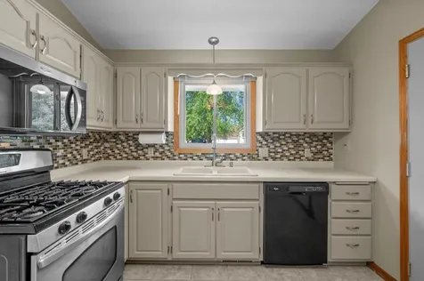 9199 Orchid Lane N Maple Grove MN 55369