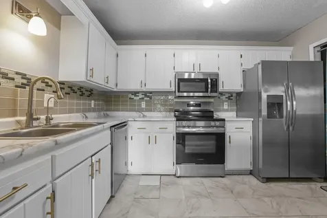 7905 85th Court N Brooklyn Park MN 55445