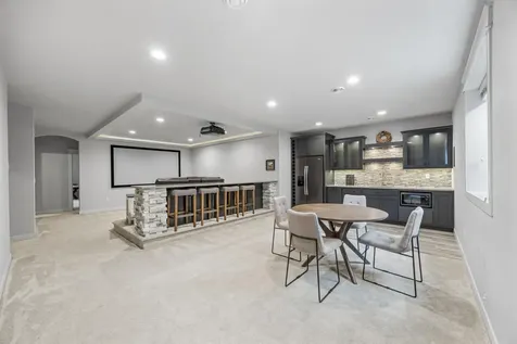 2865 Mcleod Drive E West Fargo ND 58078