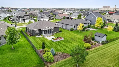 2865 Mcleod Drive E West Fargo ND 58078