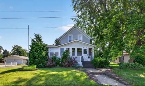 807 Washington Avenue Wabasha MN 55981