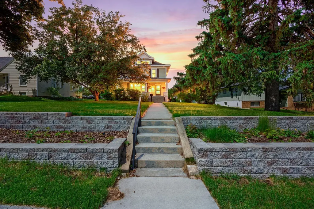 510 Red Wing Avenue Kenyon MN 55946