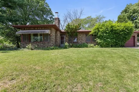 1895 Fairview Avenue N Falcon Heights MN 55113