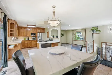 1604 W 131st Street Burnsville MN 55337