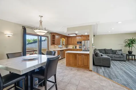 1604 W 131st Street Burnsville MN 55337