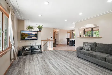 1604 W 131st Street Burnsville MN 55337