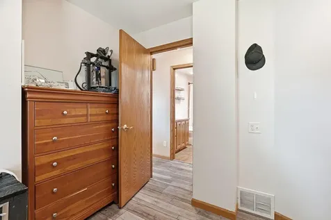 1604 W 131st Street Burnsville MN 55337