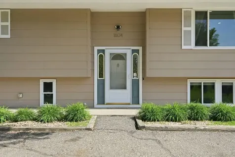 1604 W 131st Street Burnsville MN 55337