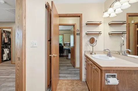 1604 W 131st Street Burnsville MN 55337