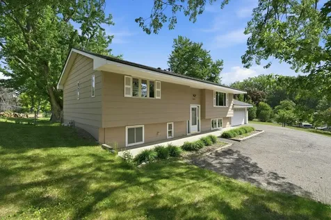 1604 W 131st Street Burnsville MN 55337
