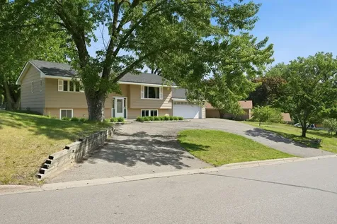 1604 W 131st Street Burnsville MN 55337