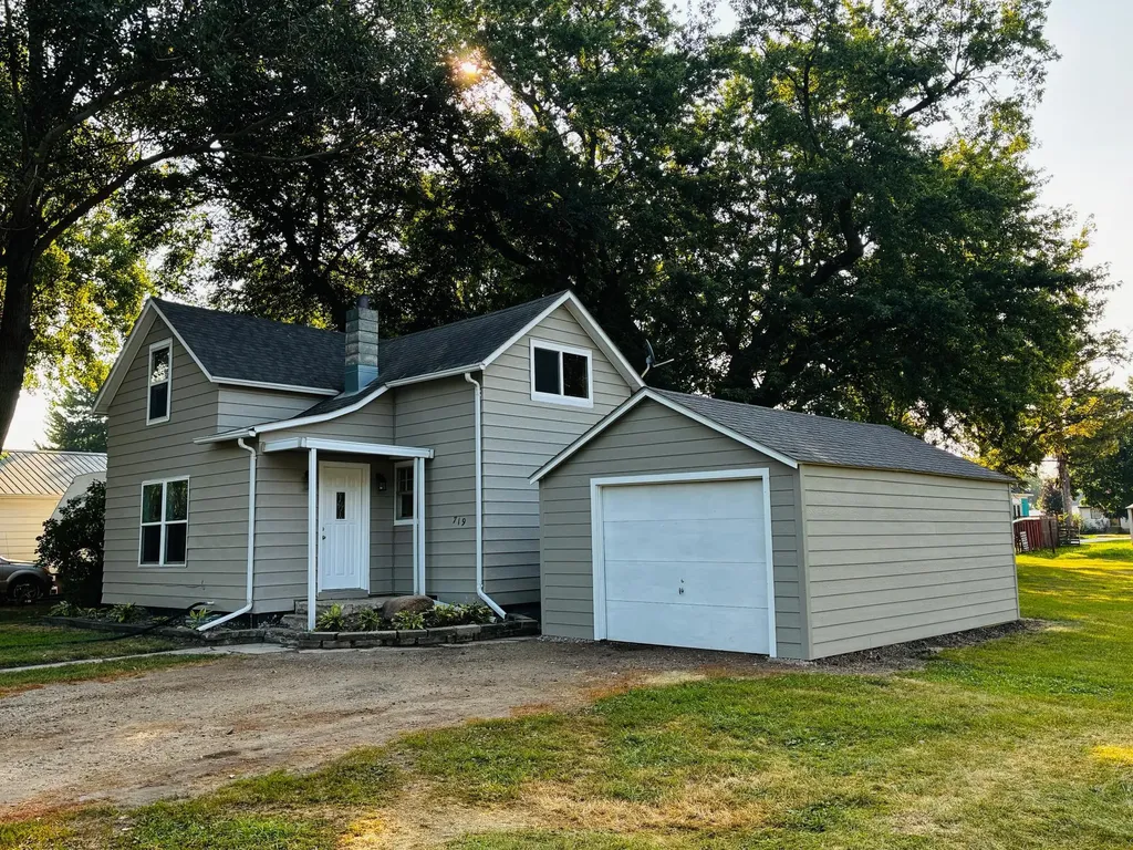 719 2nd Avenue Brewster MN 56119