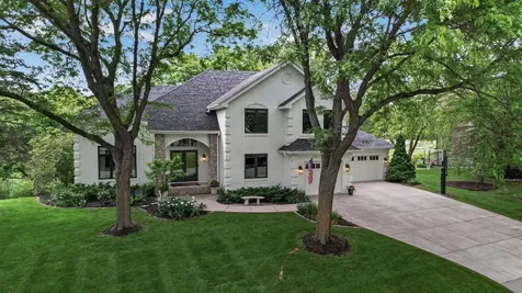 18720 25th Avenue N Plymouth MN 55447