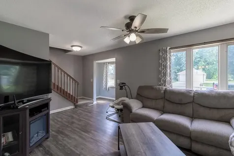 462 E Washington Street Le Center MN 56057