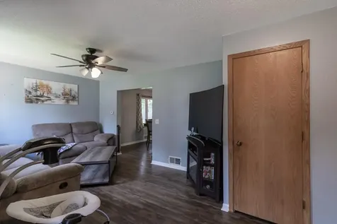 462 E Washington Street Le Center MN 56057