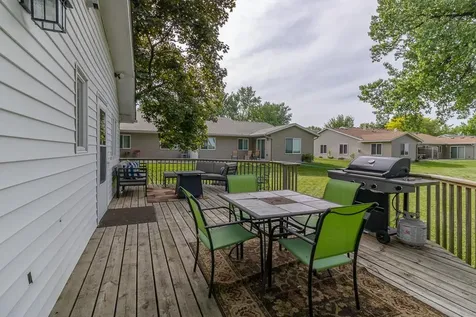 462 E Washington Street Le Center MN 56057