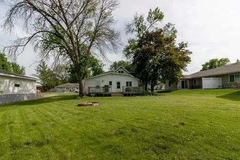 462 E Washington Street Le Center MN 56057