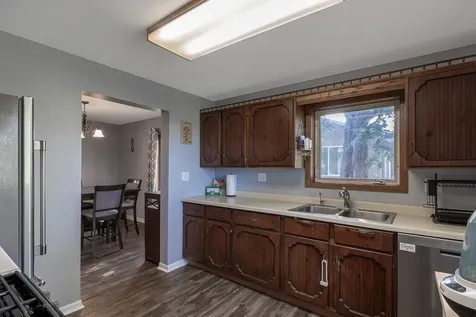 462 E Washington Street Le Center MN 56057