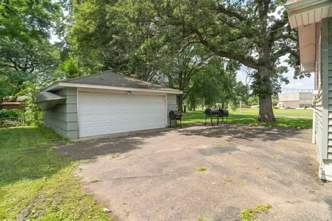 5025 Zenith Avenue N Brooklyn Center MN 55429