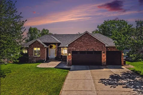 8150 9th Street Place N Oakdale MN 55128