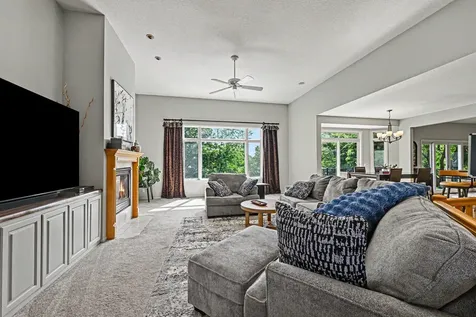 8150 9th Street Place N Oakdale MN 55128