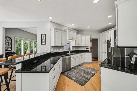8150 9th Street Place N Oakdale MN 55128