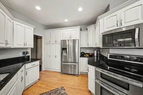 8150 9th Street Place N Oakdale MN 55128