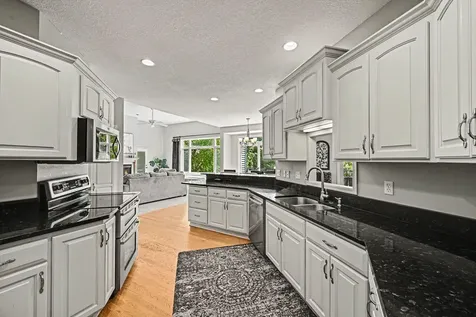 8150 9th Street Place N Oakdale MN 55128