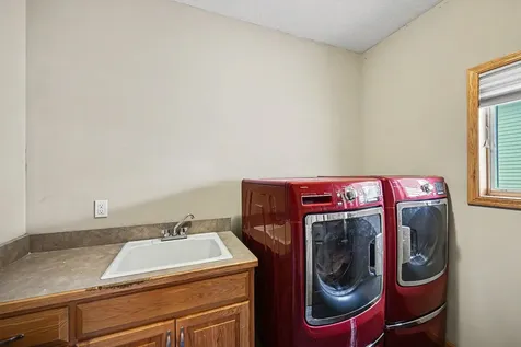 8150 9th Street Place N Oakdale MN 55128