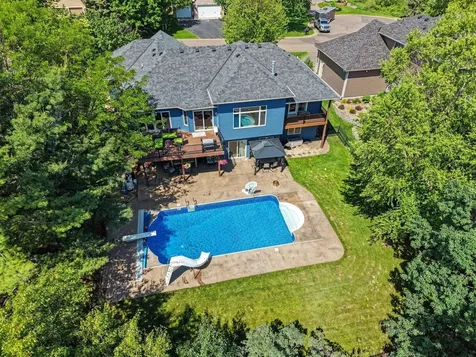 8150 9th Street Place N Oakdale MN 55128