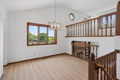 1278 Windcrest Avenue Eagan MN 55123