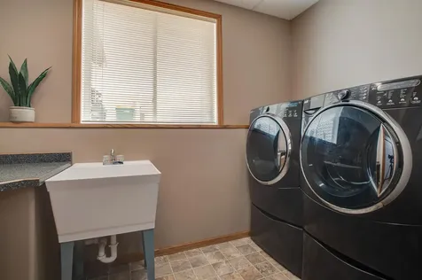 1536 Cambridge Drive West Fargo ND 58078